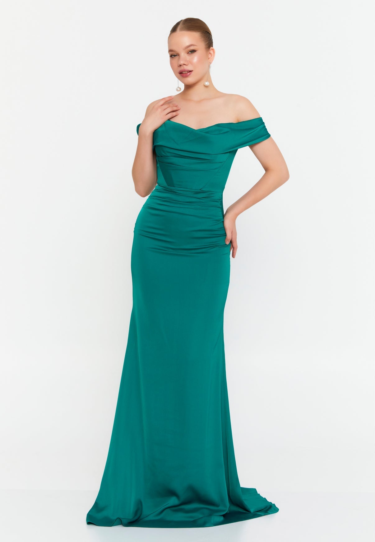 Elegant Green Evening Gown