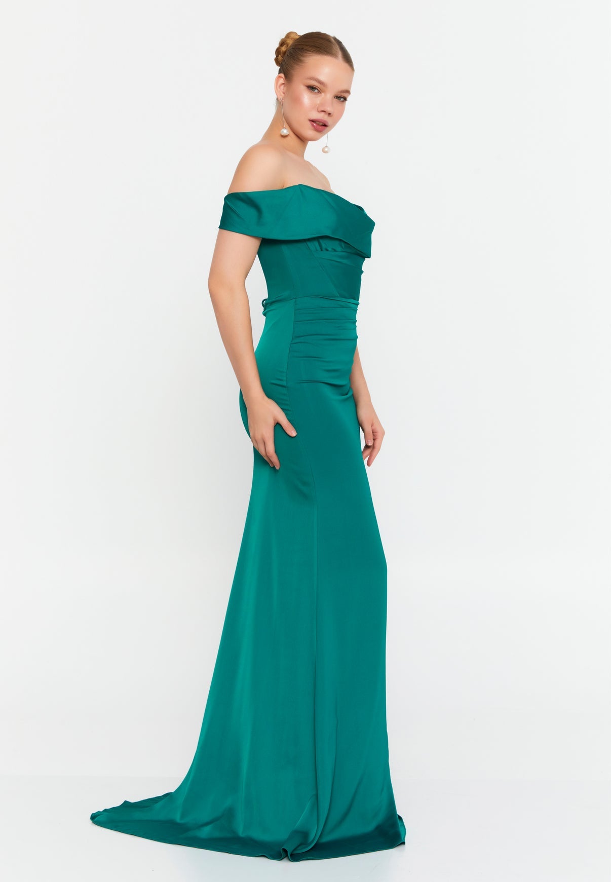 Elegant Green Evening Gown