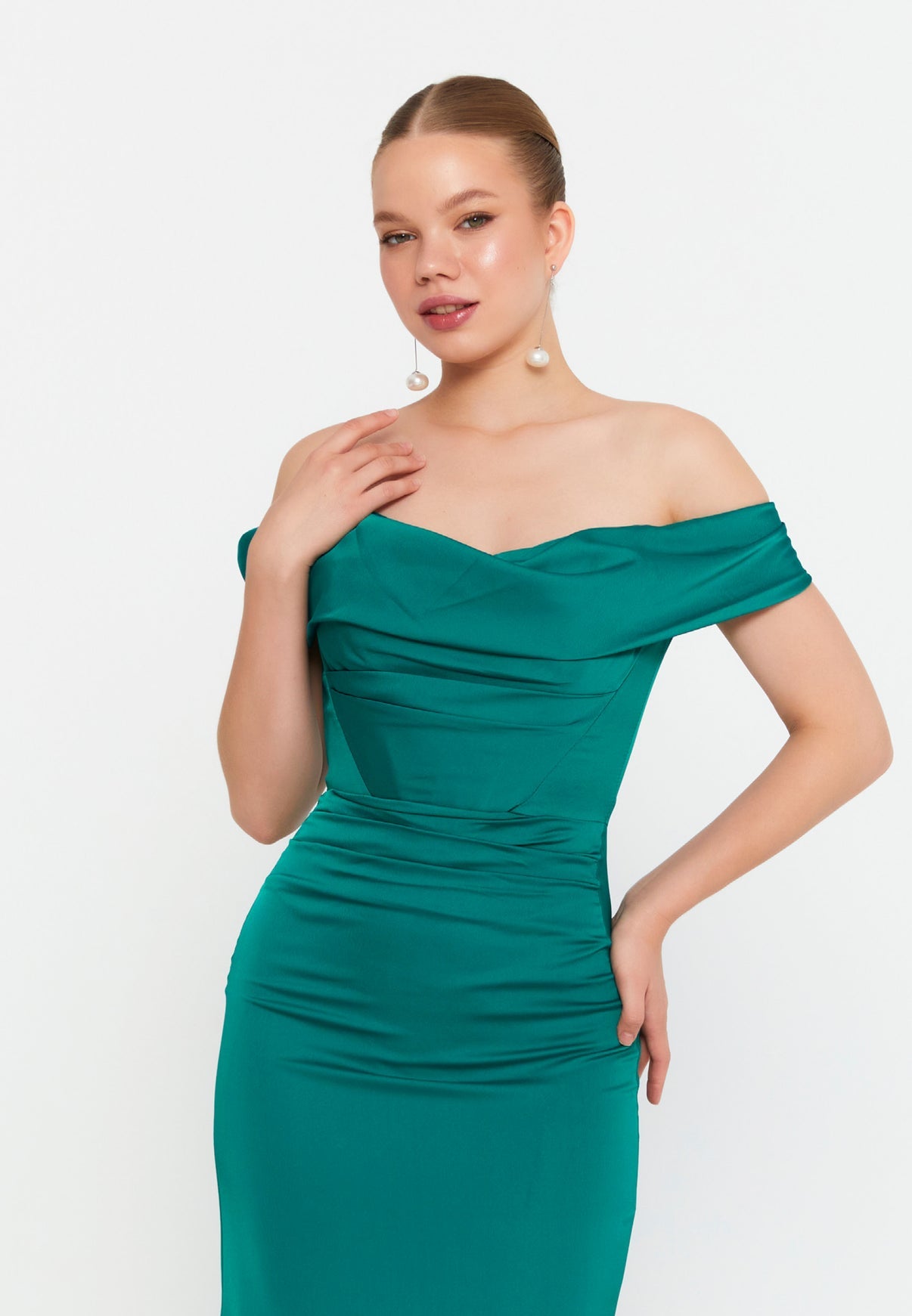Elegant Green Evening Gown